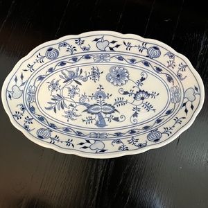 Vintage original Zwiebelmuster blue onion oval serving plate